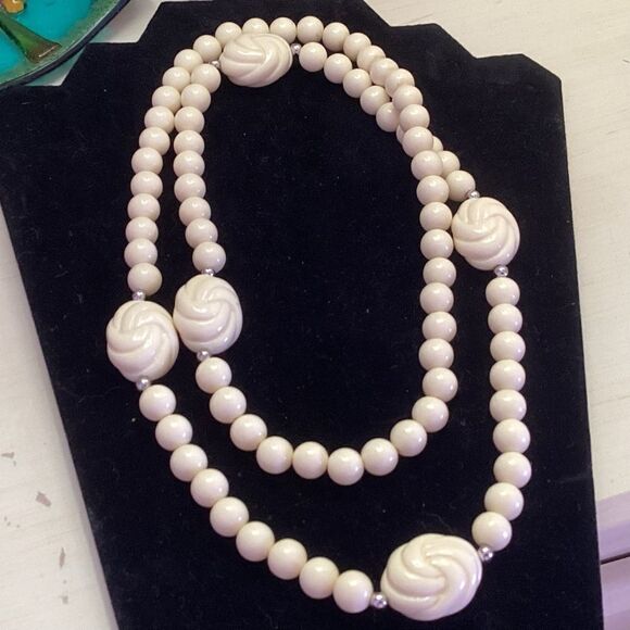 Ivory-Colored Acrylic Bead Necklace with Silvertone Accents - Picture 4 of 5